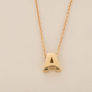 Collana con lettera